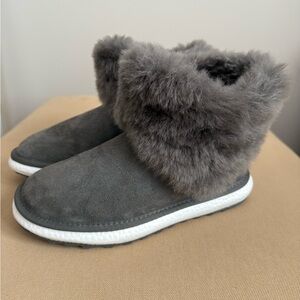 Bernie Mev shearling boots. Size 7.5 US / 38 EU
